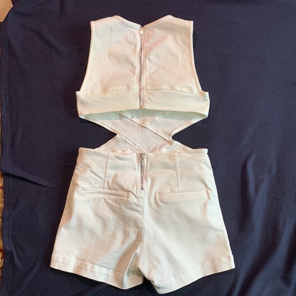 3x1 Aspro Romper - Picture 2 of 12